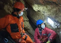Ringen-unsere-Hoehlenretter-nach-Luft Ringen-unsere-Hoehlenretter-nach-Luft
